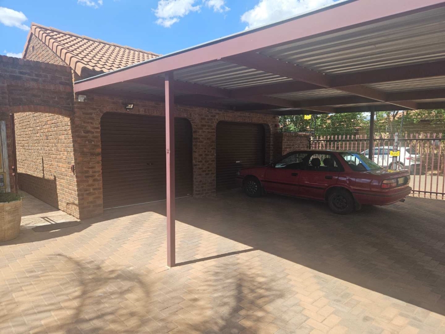 3 Bedroom Property for Sale in Rhodesdene Northern Cape